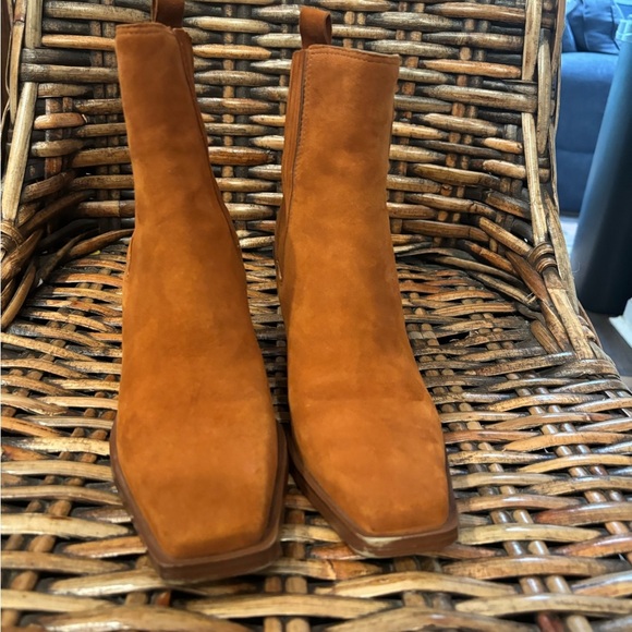 Vince Camuto Ackella caramel suede heeled Western boots in size 8 - Picture 12 of 13